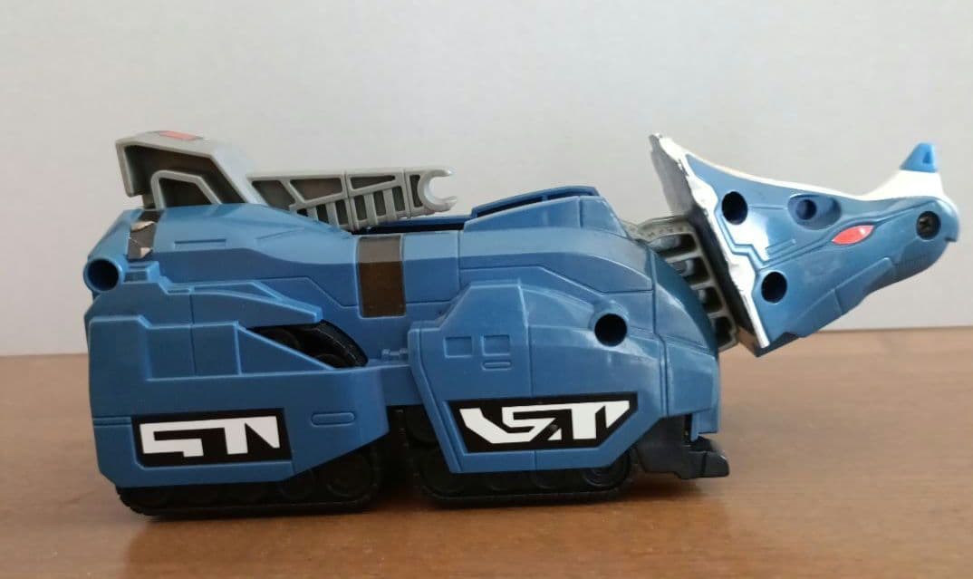 ジュウレンジャー４体とサーベルタイガー、トリケラトプス　希少品