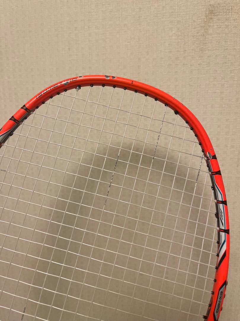 バドミントンラケット オレンジ色　桃田
