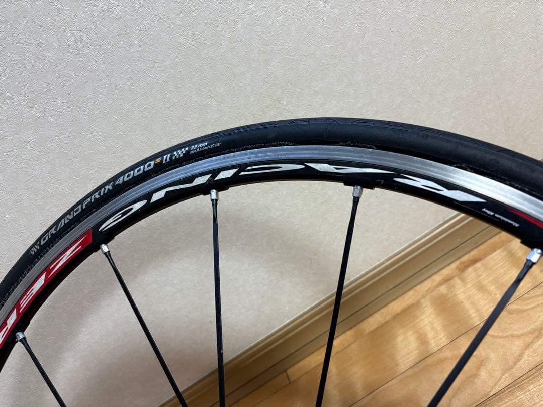 d*9様 フルクラムレーシングゼロ　レッドスポーク フロント