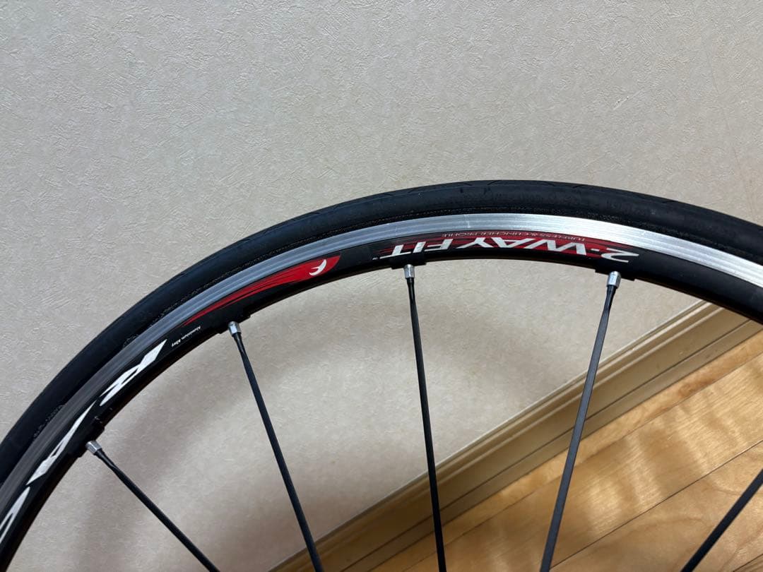 d*9様 フルクラムレーシングゼロ　レッドスポーク フロント