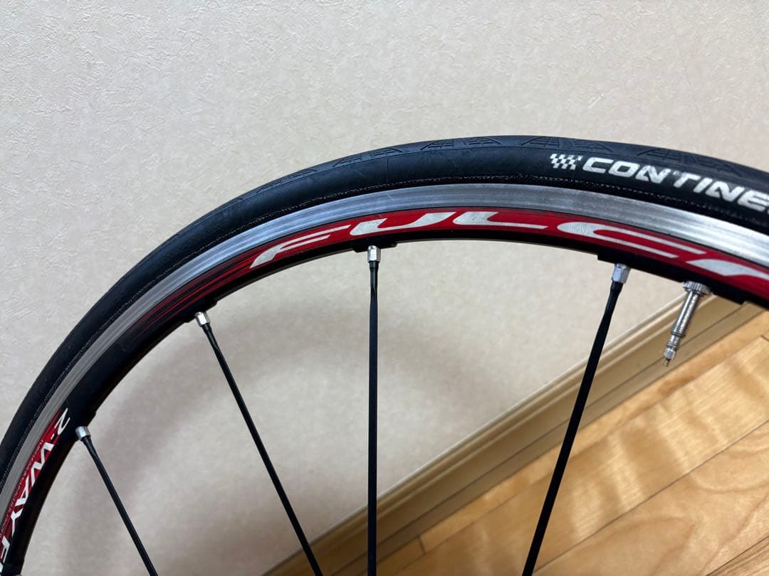 d*9様 フルクラムレーシングゼロ　レッドスポーク フロント